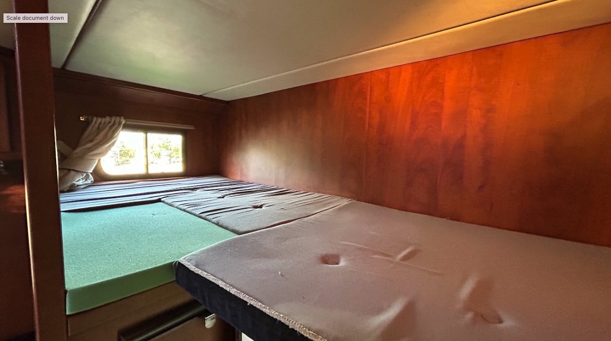 Fantastic 7.5-tonne coach-built Bretherton horsebox. Sleeps 5. Stalled for 3 horses