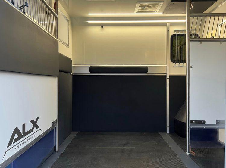 Stunning 2022 ALX-21S 3.9 tonne Professional horsebox