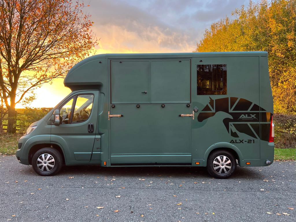 Stunning 2022 ALX-21S 3.9 tonne Professional horsebox