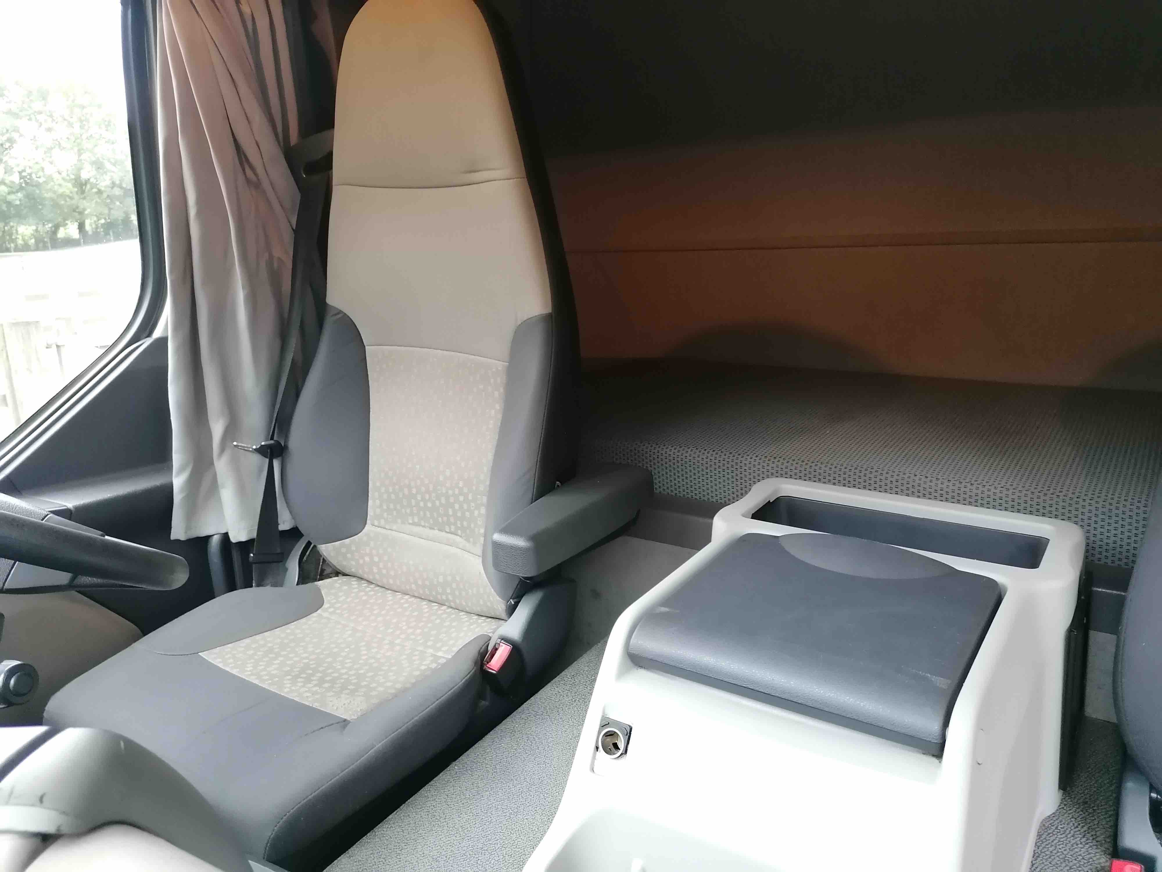 Fabulous 7.5-tonne Work Truck. 4 stalls. Sleeper cab.