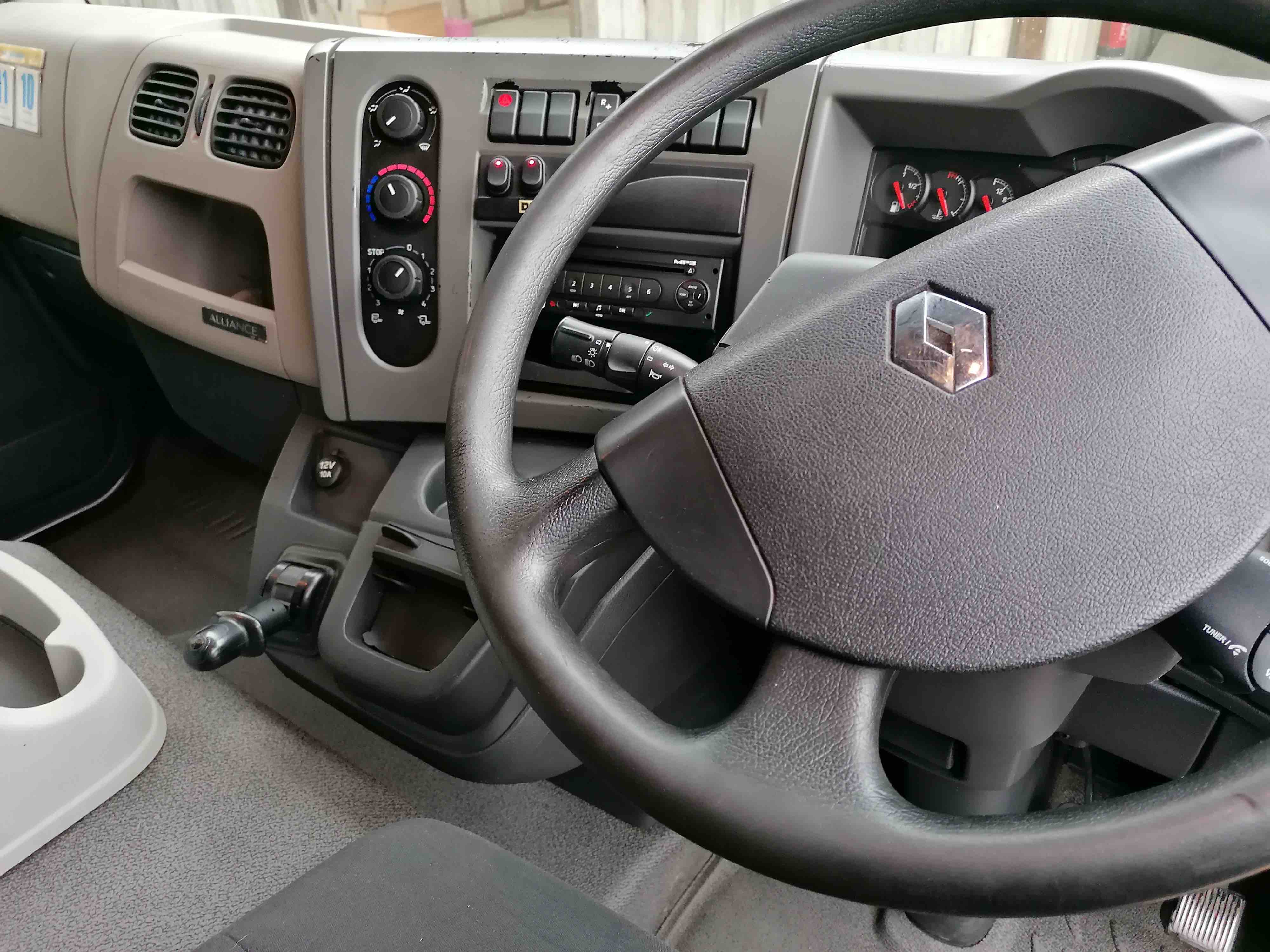 Fabulous 7.5-tonne Work Truck. 4 stalls. Sleeper cab.