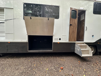 MAN 12-tonne Luxury build - 4 large stalls. Sleeps 5/6.