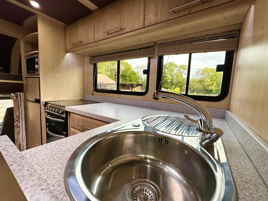 15-tonne coach-built DAF. Auto. 4 large stalls. Sleeps 4