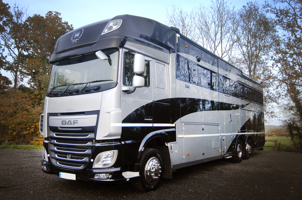 Stunning 26-tonne Lehel 2018 DAF XF510 3 slide-outs, pop-up roof. 5 large stall. 7 berth.