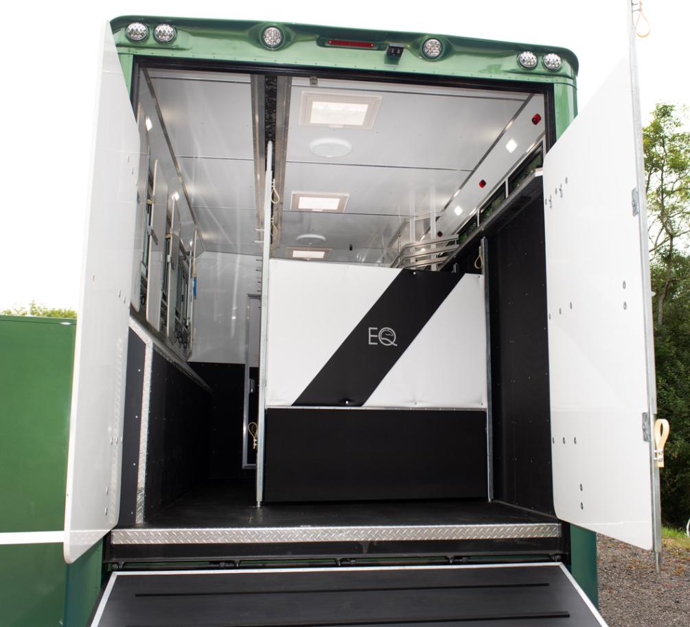 New build Luxury 18-tonne Scania EQ-built horsebox. 5 stall / 6 berth