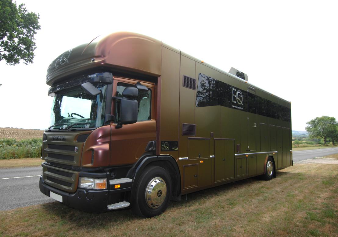 Luxury 18-tonne Scania EQ-built horsebox. 5 stall / 6 berth