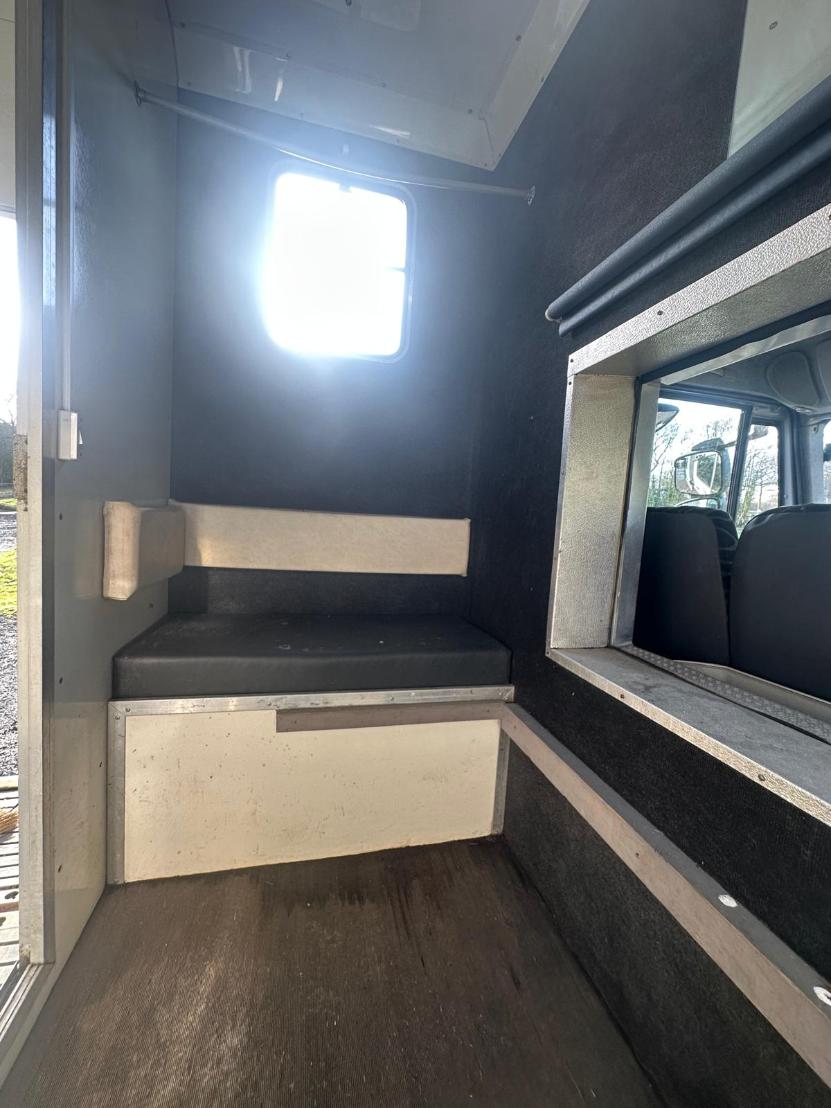 Lovely 7.5 tonne 4-Stall Work Truck with big Payload