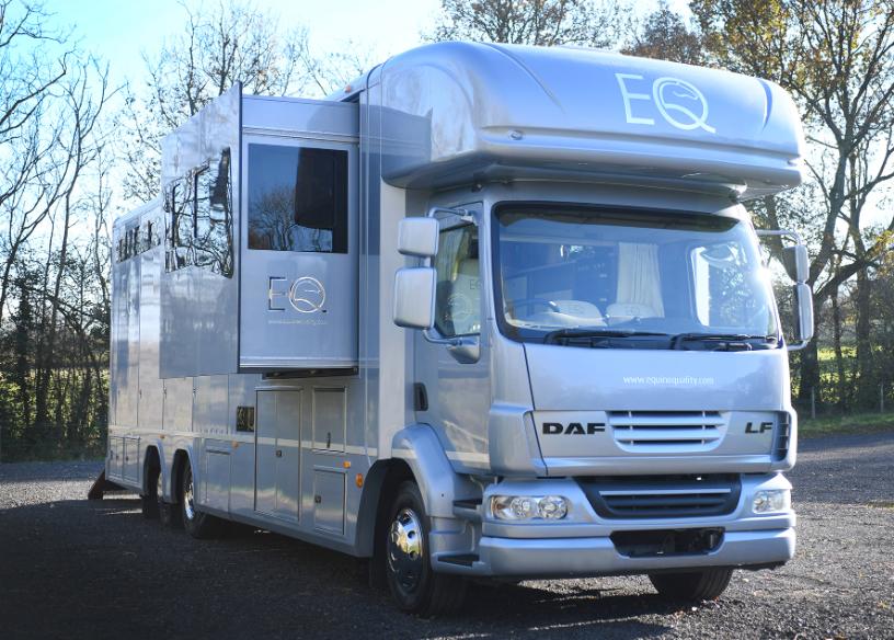 2022 EQ built 21-tonne 3-axle 5 large stall, 6 berth Luxury horsebox