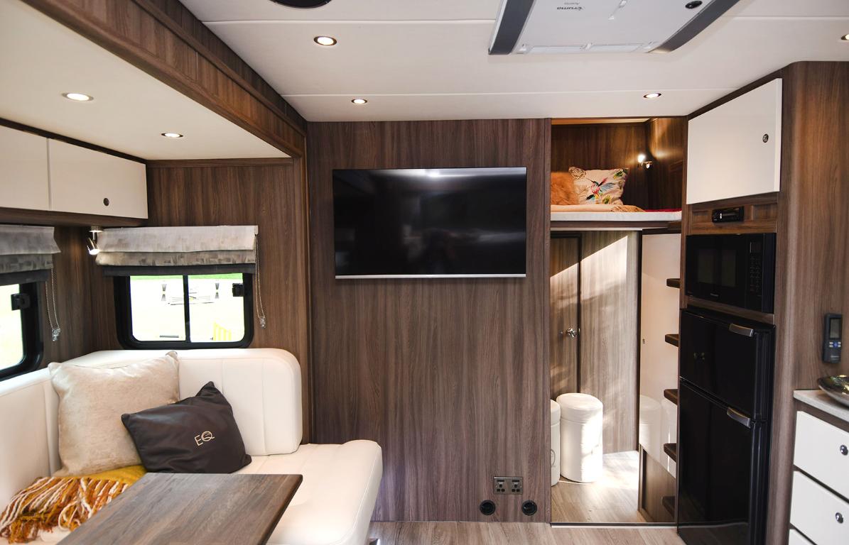 2022 EQ built 21-tonne 3-axle 5 large stall, 6 berth Luxury horsebox