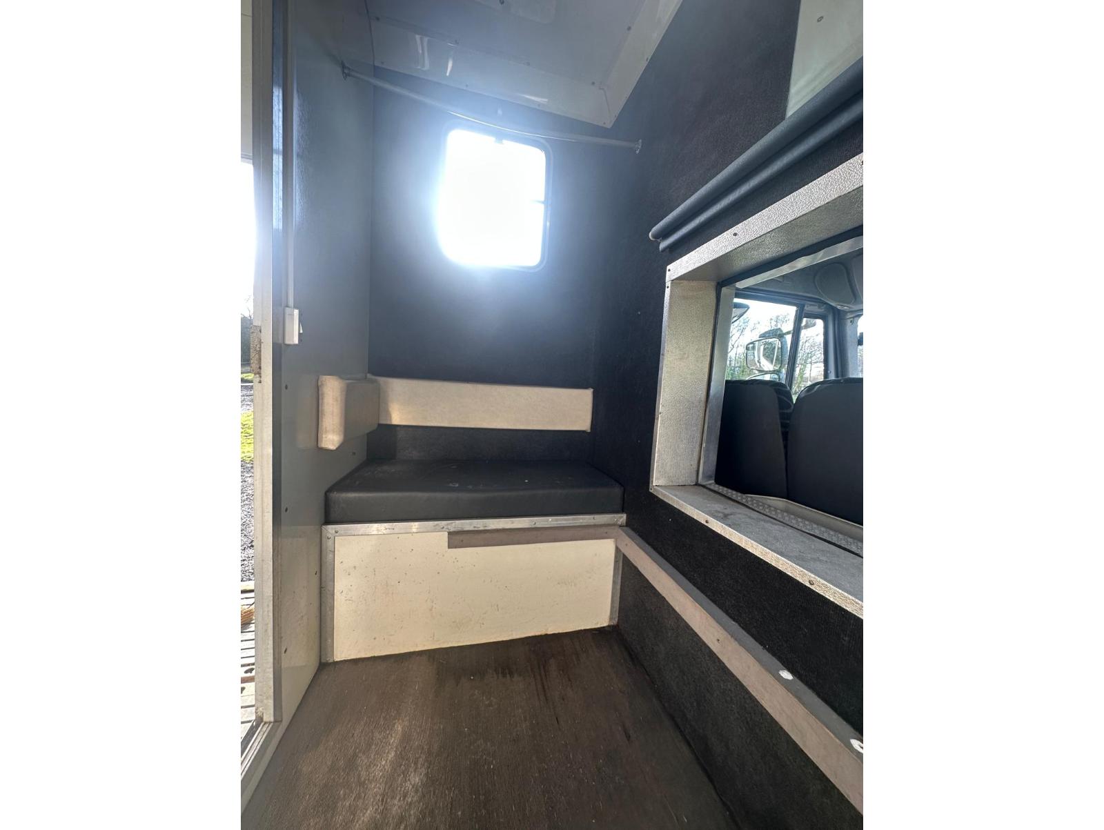 Lovely 7.5 tonne 4-Stall Work Truck with big Payload