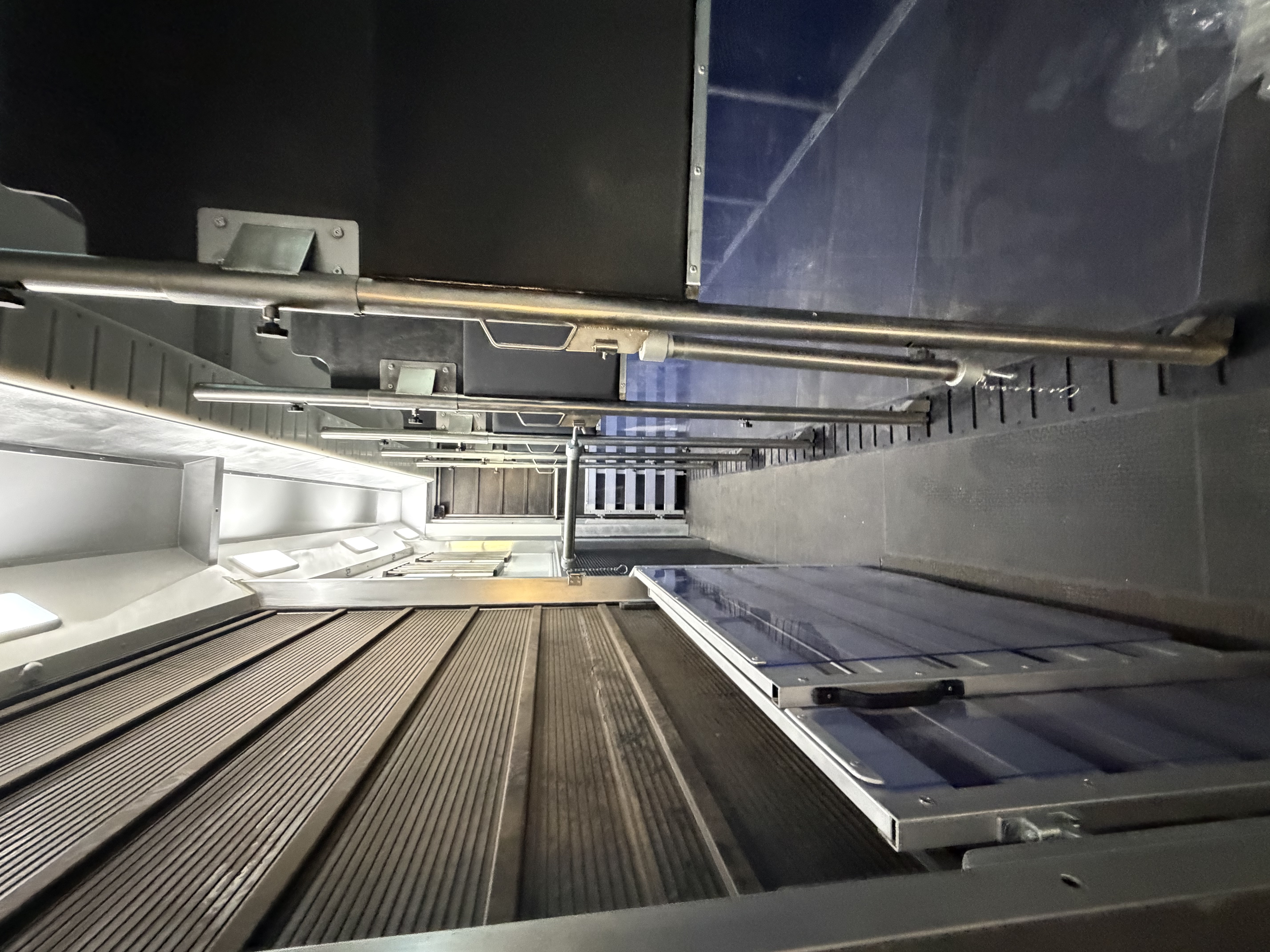 New build Scania Premium Luxury 26-tonne EQ-built horsebox. 5 stall / 6 berth (copy)