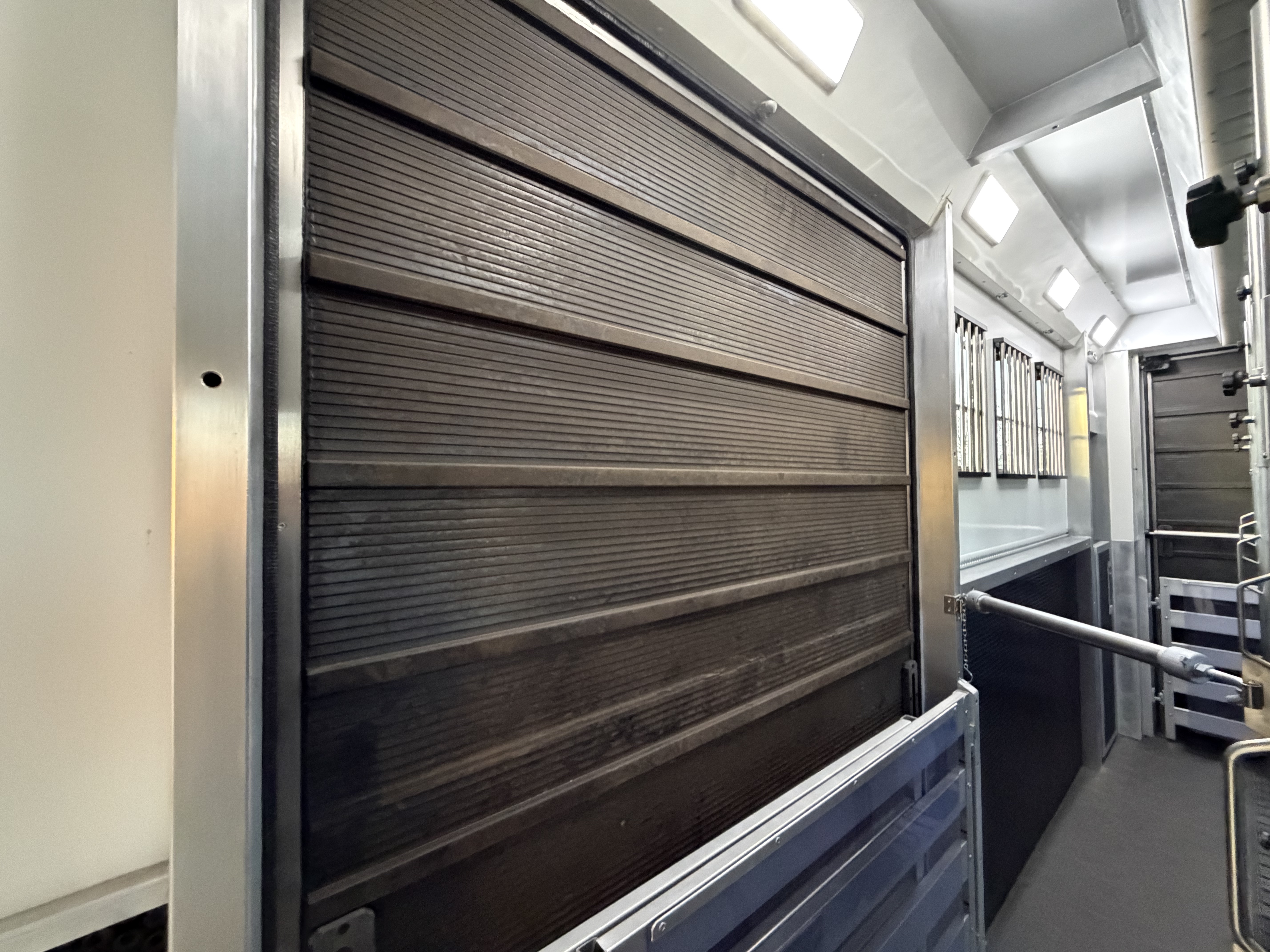 New build Scania Premium Luxury 26-tonne EQ-built horsebox. 5 stall / 6 berth (copy)