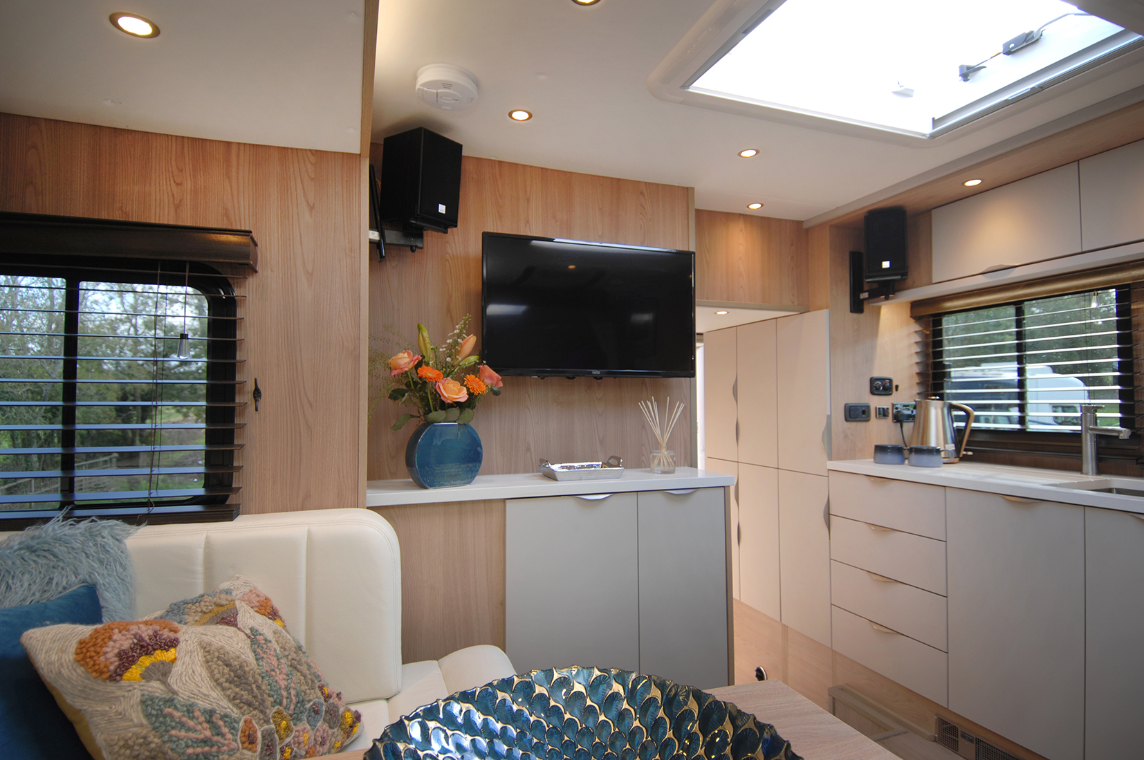 New build RHD Volvo Luxury 18-tonne EQ-built 5 stall / 6 berth