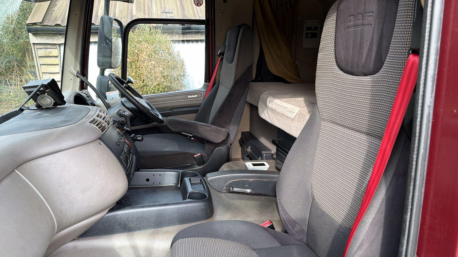 21-tonne DAF 10-stall Work Truck
