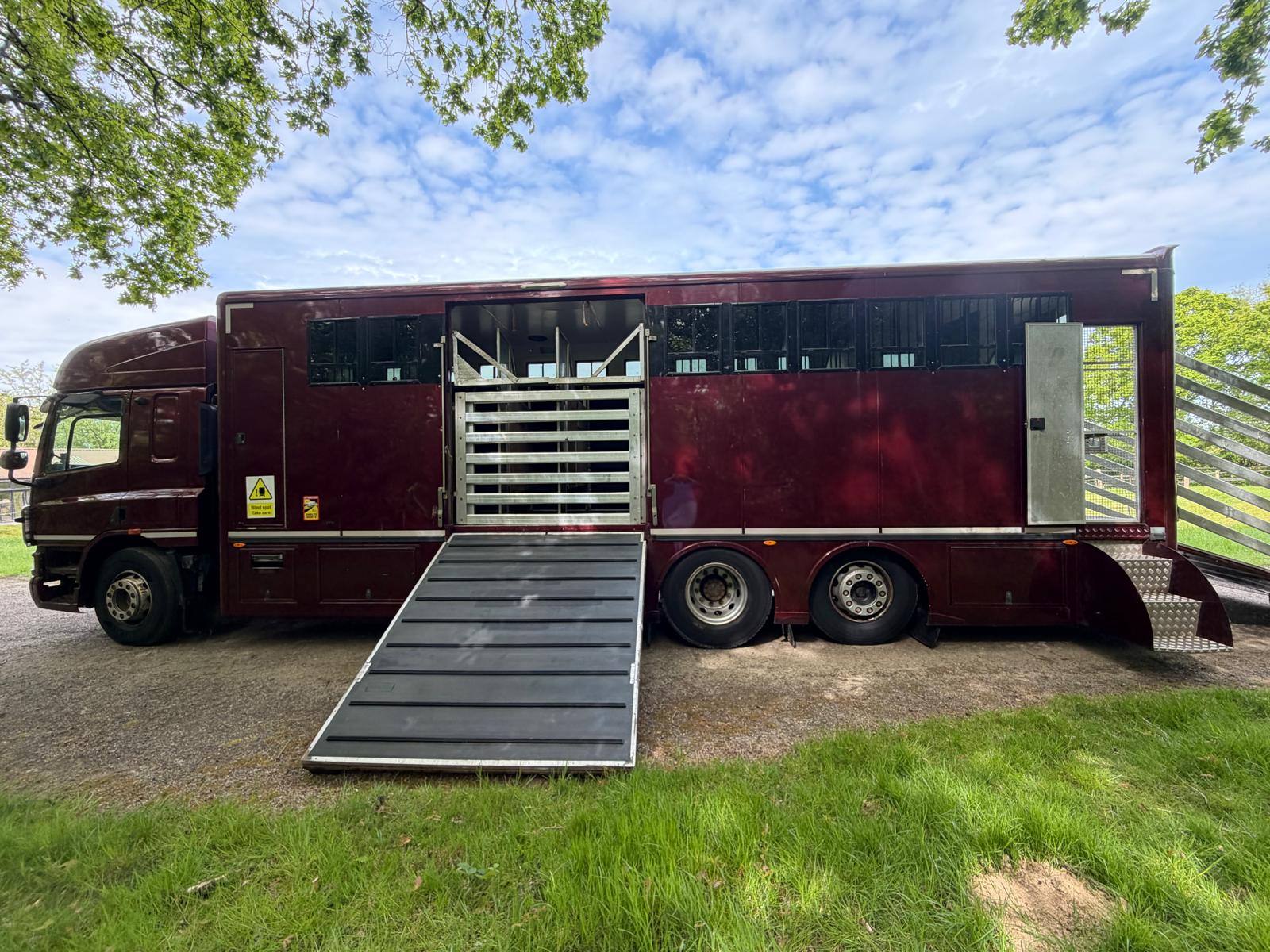 21-tonne DAF 10-stall Work Truck