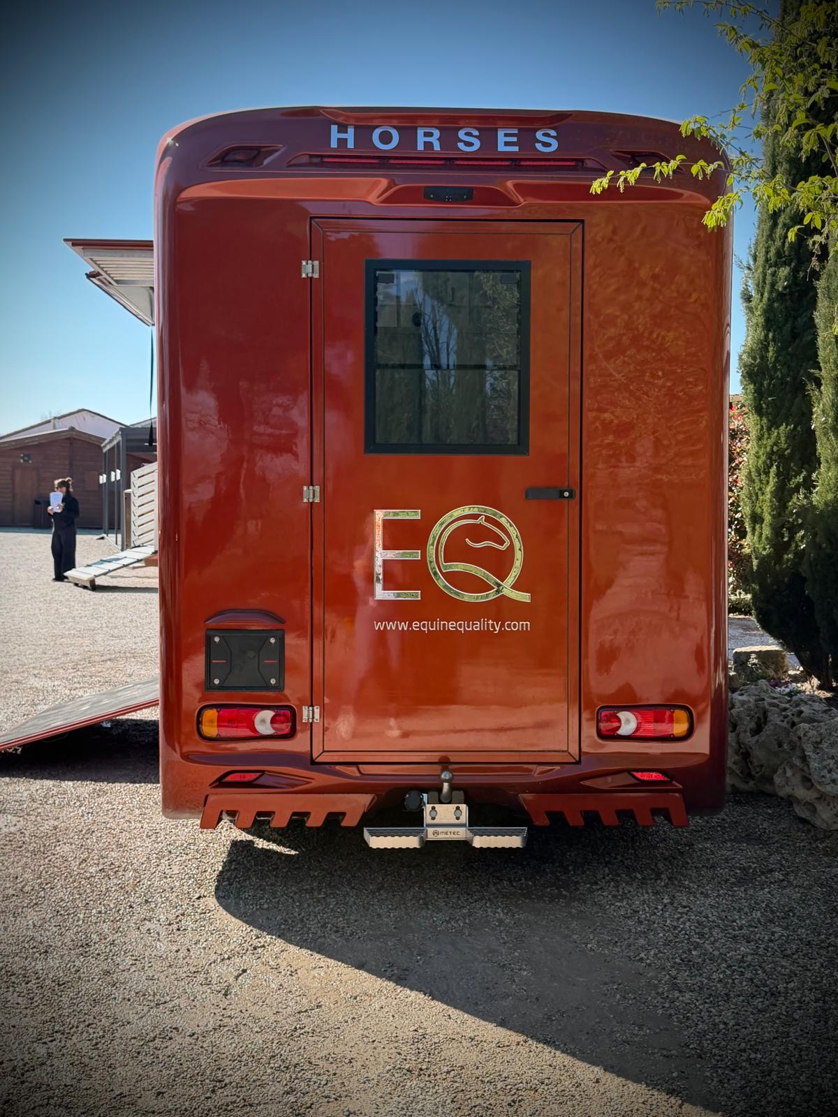 New 3.5-tonne Professional horsebox. 2 stall