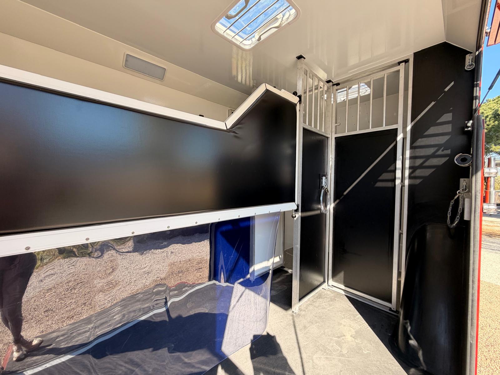 New 3.5-tonne Professional horsebox. 2 stall