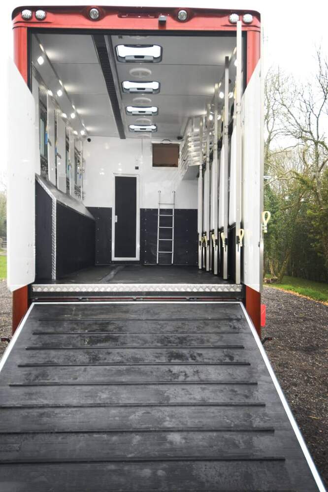 New build RHD Scania Premium Luxury 26-tonne EQ-built horsebox. 6 stall / 6 berth