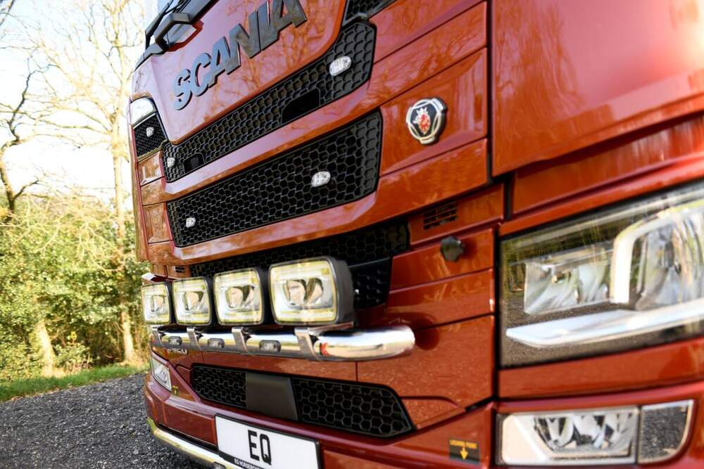 New build RHD Scania Premium Luxury 26-tonne EQ-built horsebox. 6 stall / 6 berth