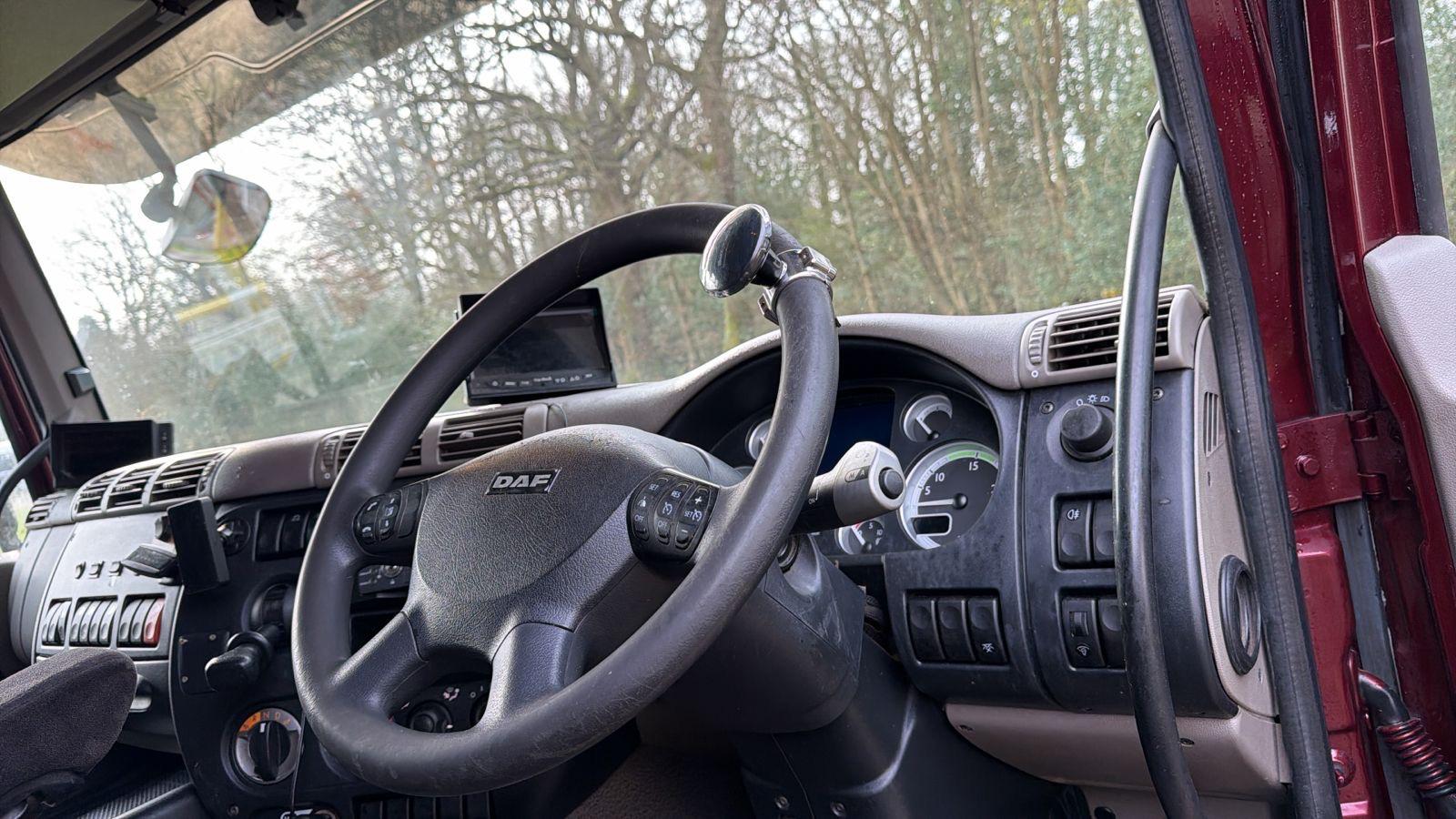 21-tonne DAF 10-stall Work Truck