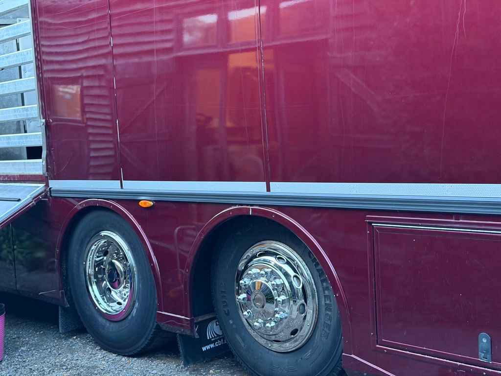 21-tonne DAF 10-stall Work Truck