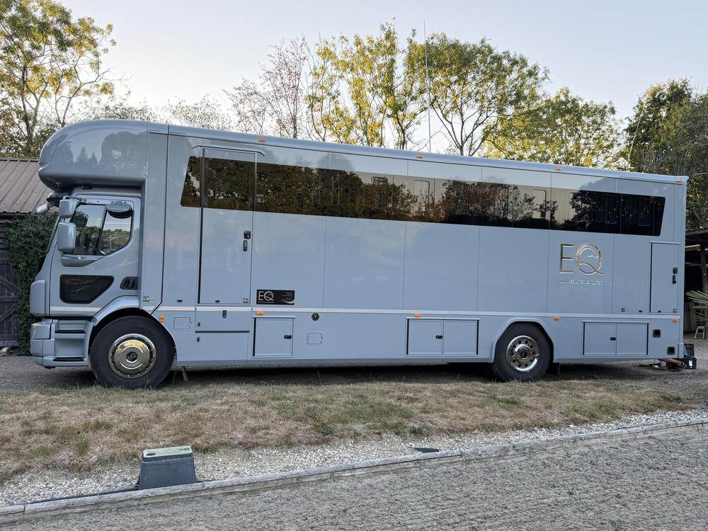 New build Volvo Luxury Work Truck 18-tonne 8 stall / 2 berth