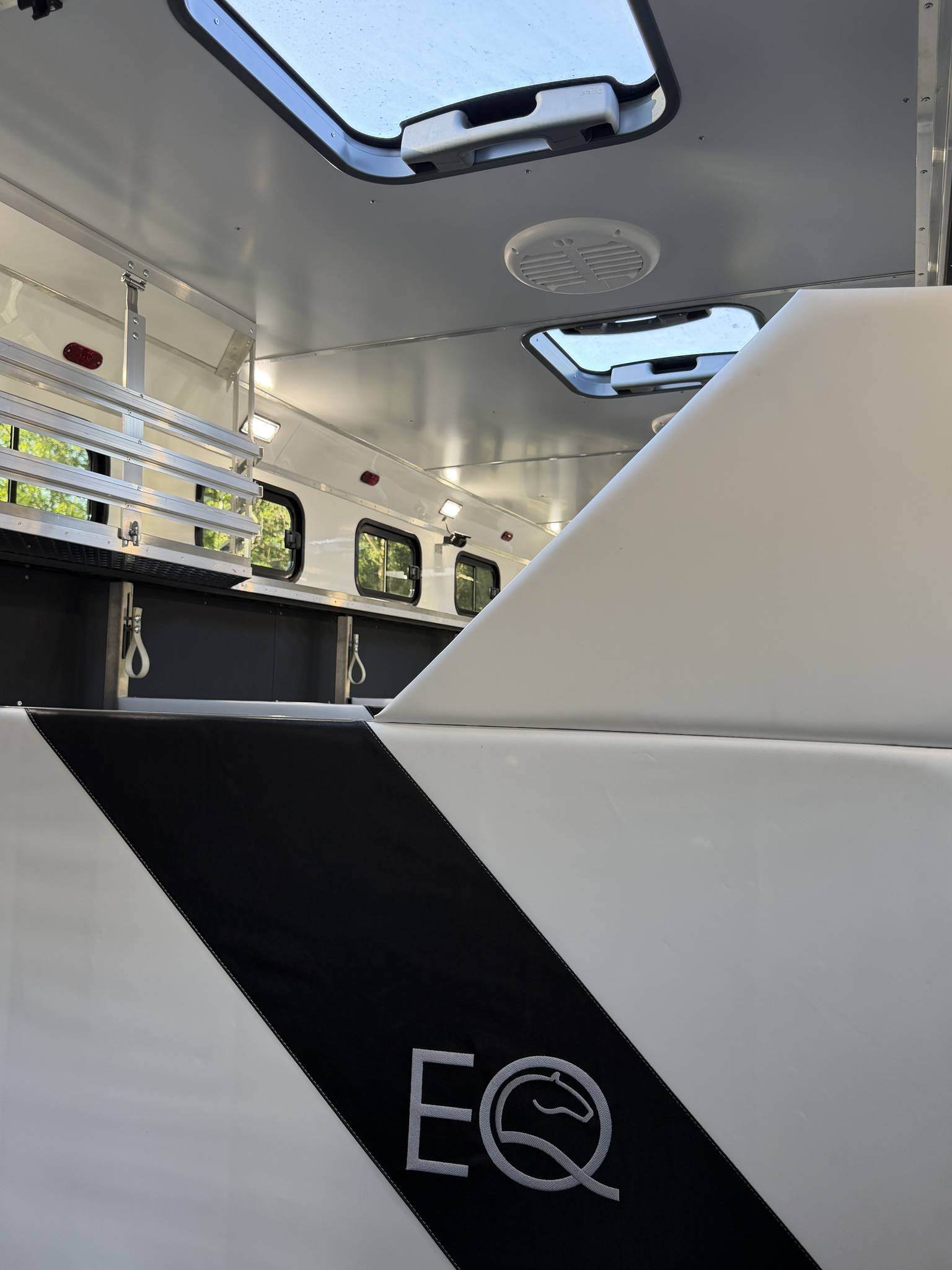New build Volvo Luxury Work Truck 18-tonne 8 stall / 2 berth