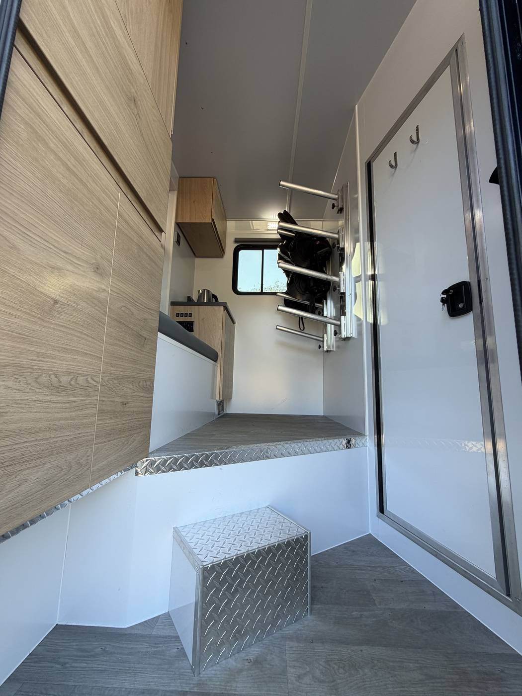New build Volvo Luxury Work Truck 18-tonne 8 stall / 2 berth
