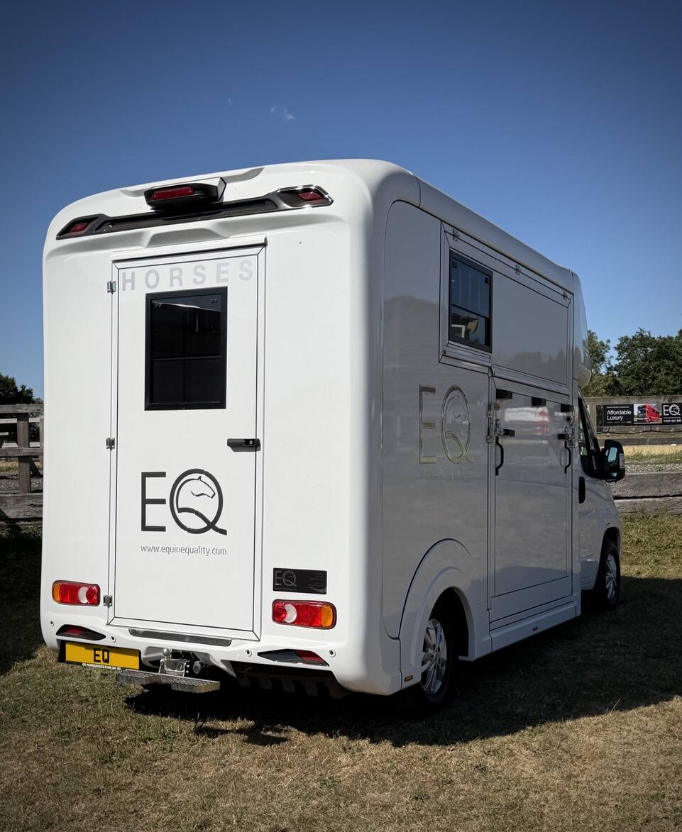 New-build LHD 3.5-tonne Citroen Professional horsebox. Auto. 2 stall
