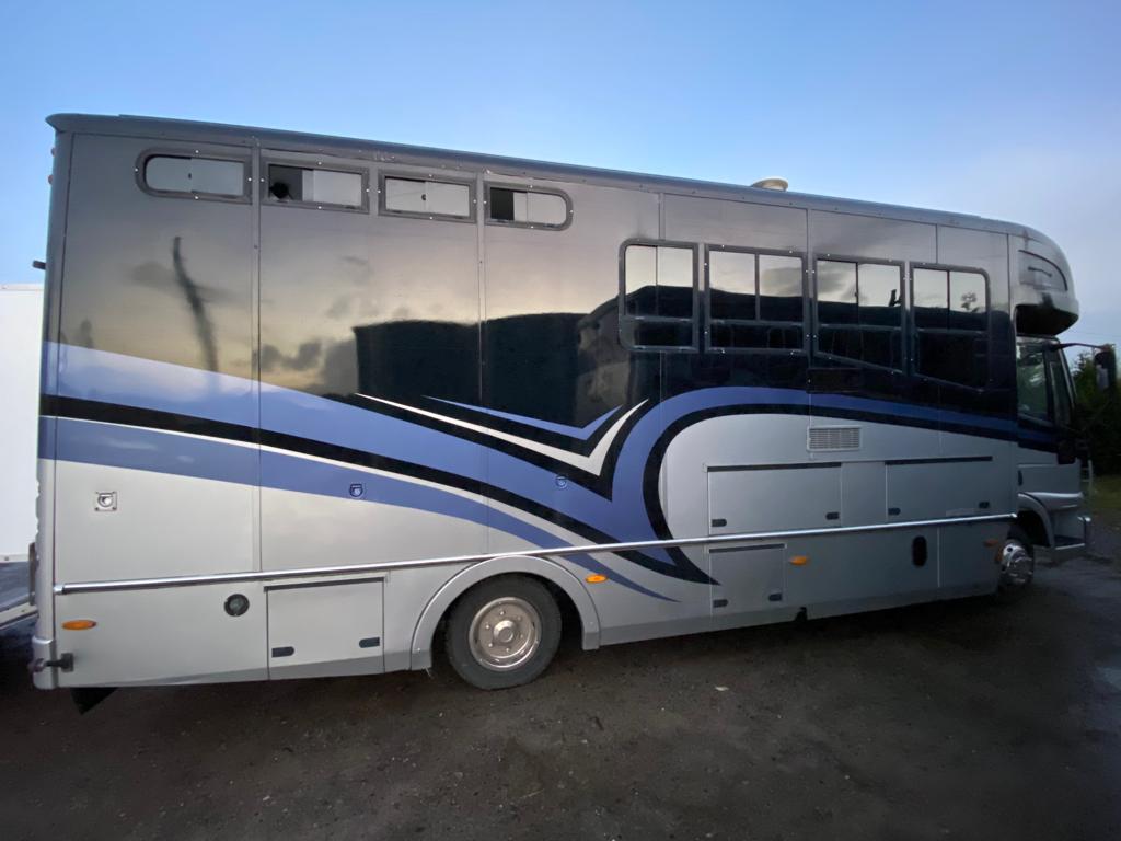 Beautiful 7.5-tonne quality coach-built Whittaker Horsebox
