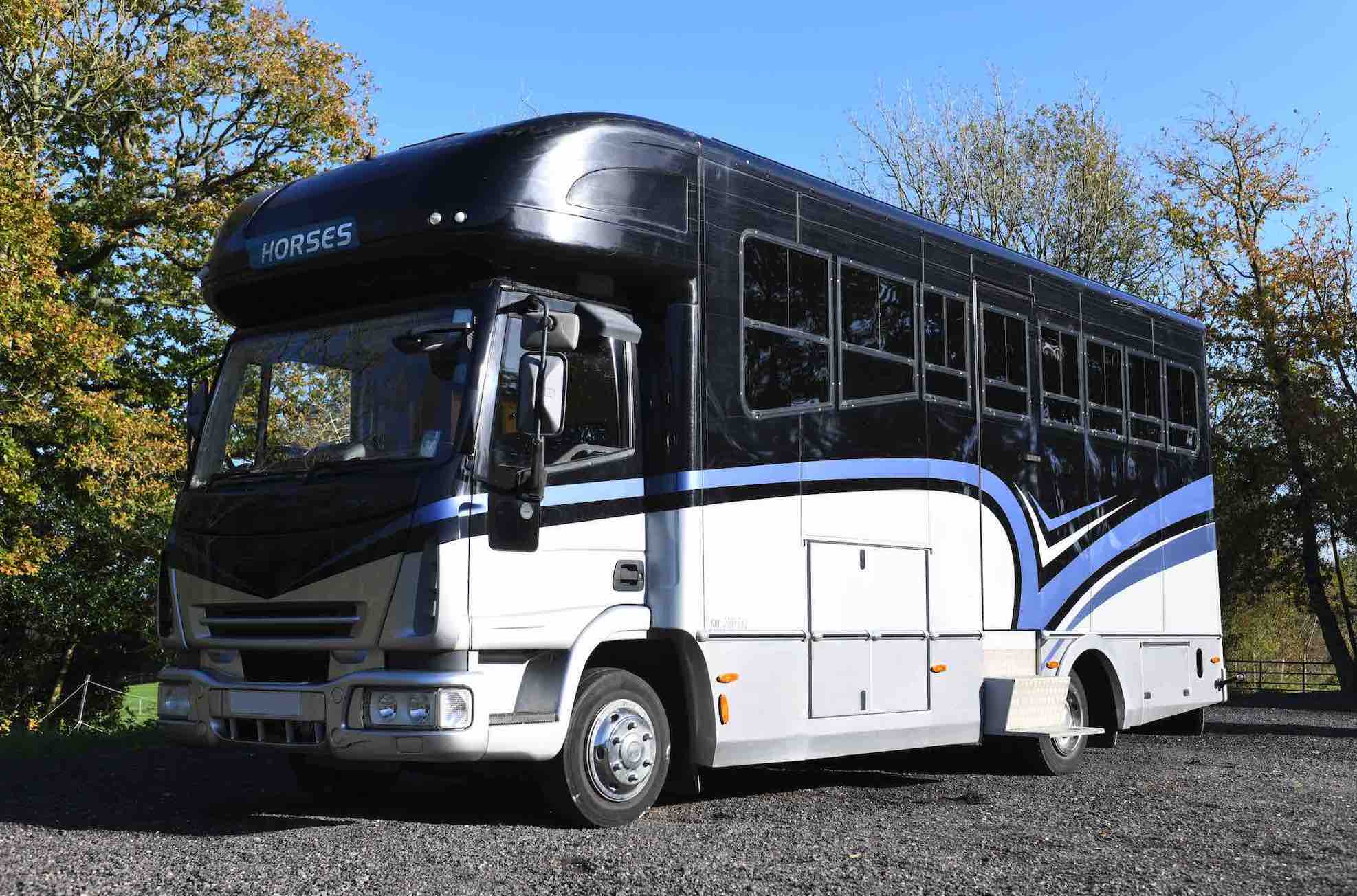 Lovely 7.5-tonne quality coach-built Whittaker Horsebox