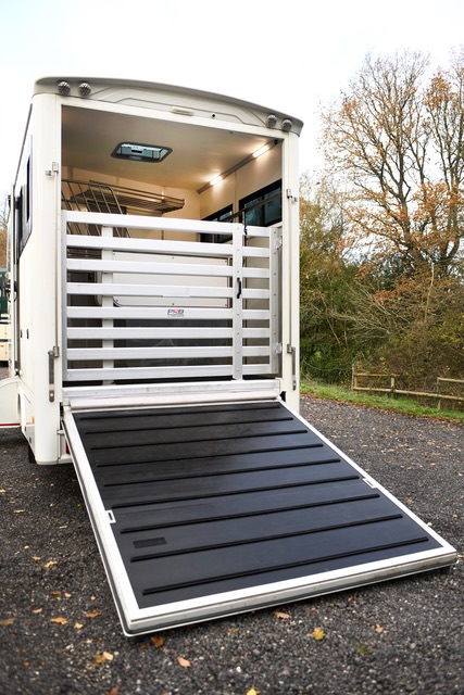 Lovely Coach-built PRB 7.5-tonne Horsebox