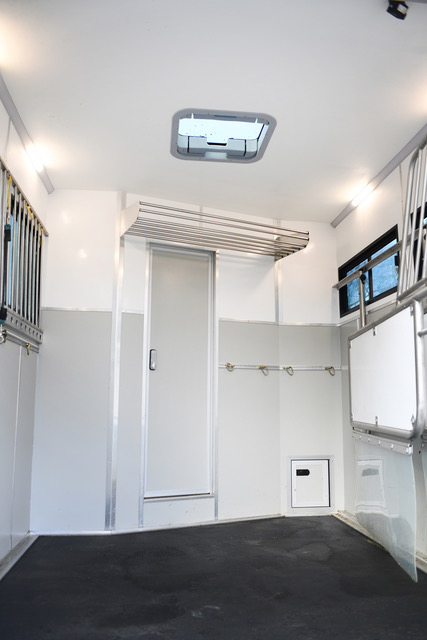 Lovely Coach-built PRB 7.5-tonne Horsebox