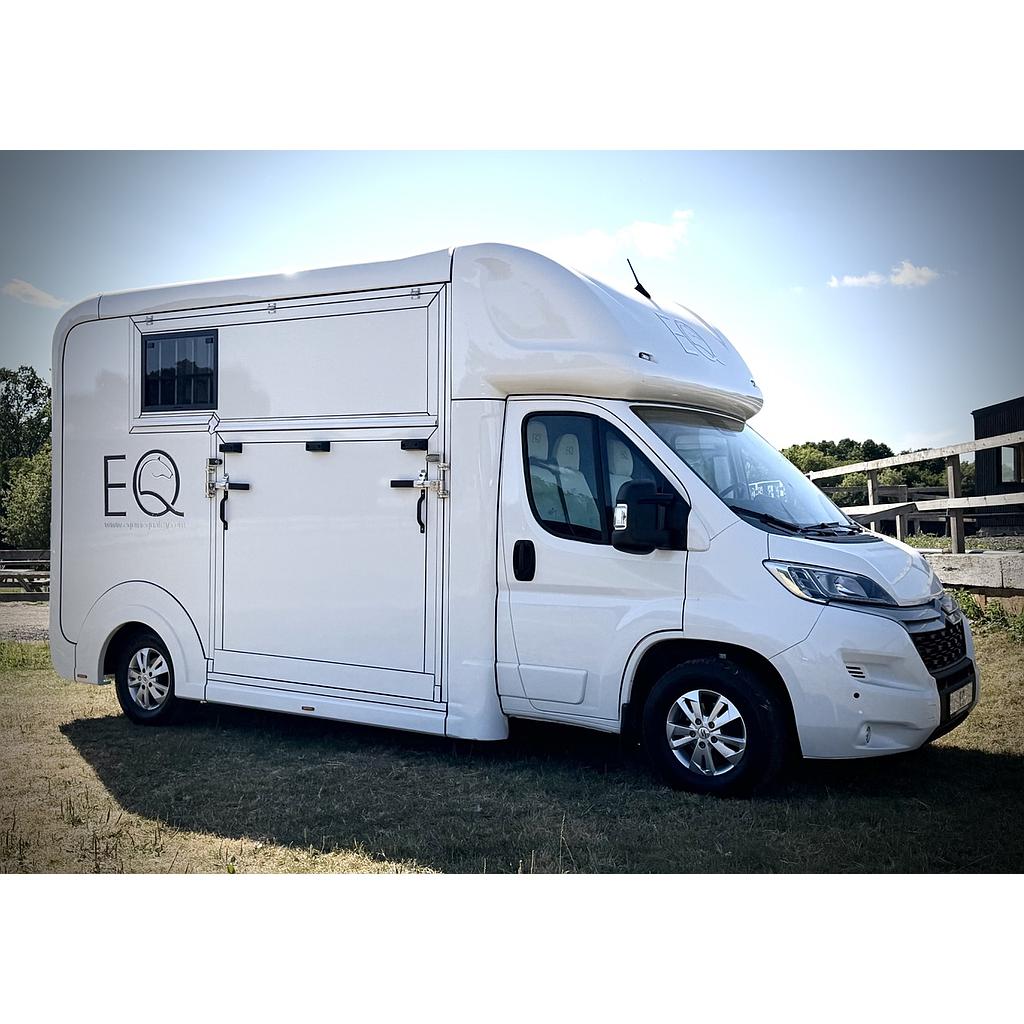 New-build LHD 3.5-tonne Citroen Professional horsebox. Auto. 2 stall