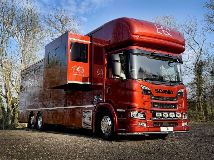 New build Scania Premium Luxury 26-tonne EQ-built horsebox. 6 stall / 6 berth