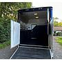 Fantastic 7.5-tonne coach-built Bretherton horsebox. Sleeps 5. Stalled for 3 horses